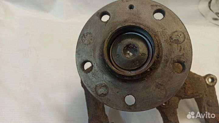 Кулак поворотный задний правый Skoda Octavia (A5