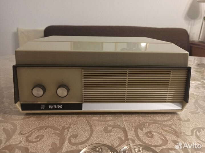 Проигрыватель винила Philips