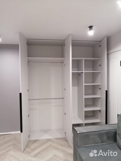 Шкаф распашной