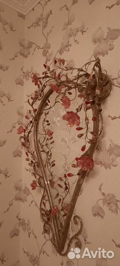 Дизайнерское зеркало и столик