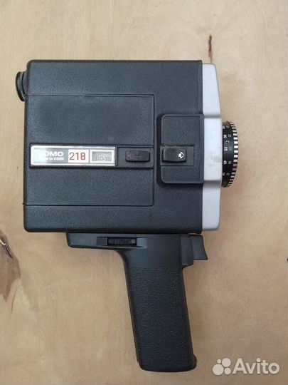 2 фотоаппарата и 2 кинокамеры