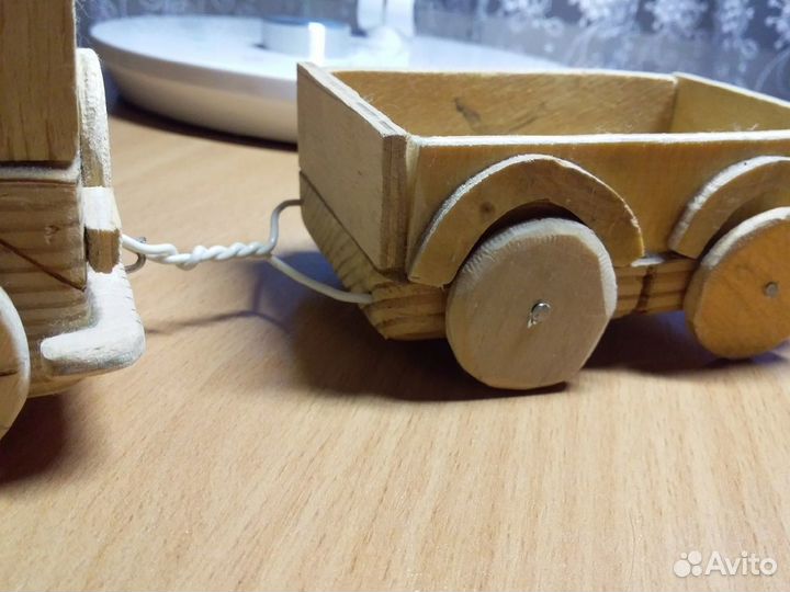 Деревянная машинка