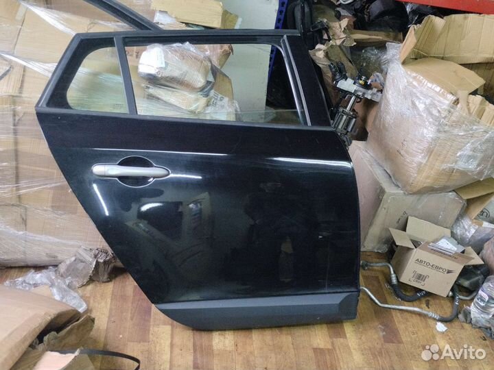 Дверь задняя правая Renault Megane III универсал