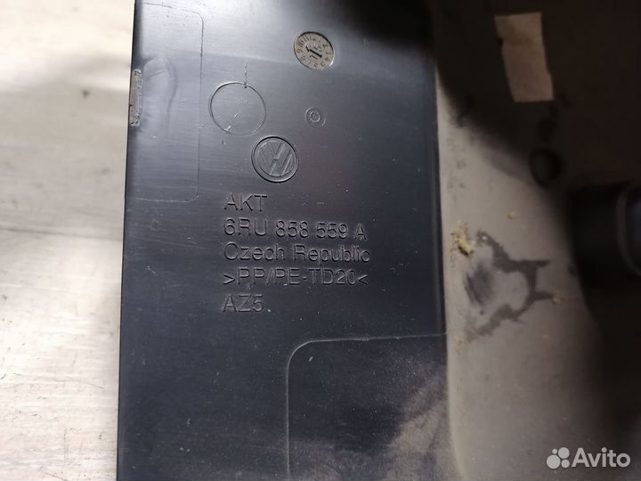 Кожух колонки накладка консоли Volkswagen Polo 5