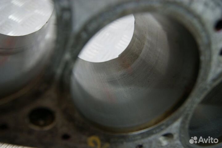 Блок цилиндров Kawasaki GPZ1000RX