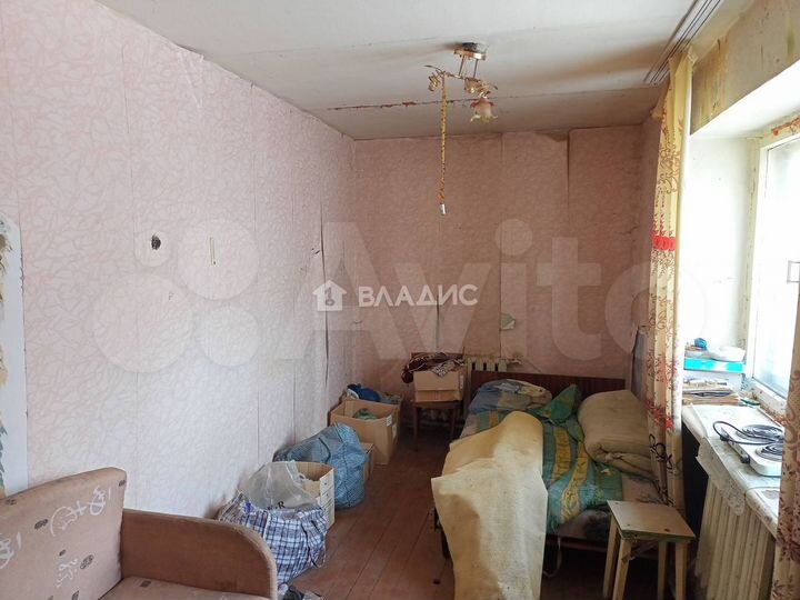 Комната 33 м² в 3-к., 1/2 эт.