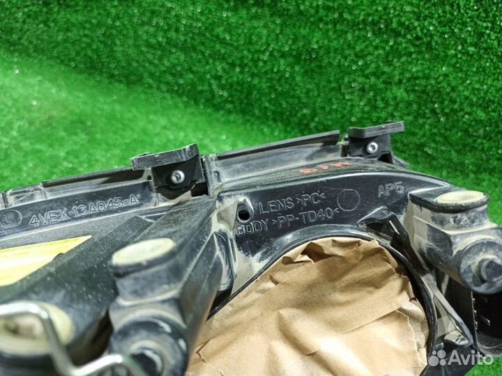 Фара Caddy (04-15) / Touran (03-10) L б/у все креп