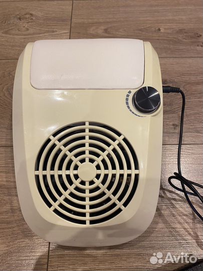 Вентилятор для мастера маникюра