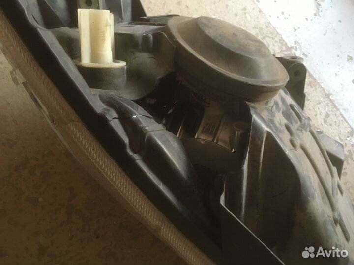 Фара левая и правая для Fabia 2 Разбито стекло