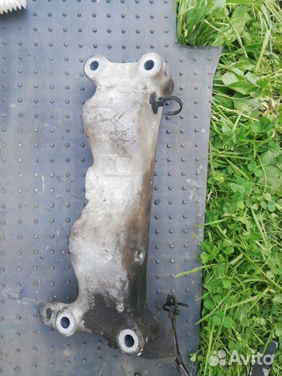 Траверса АКПП ситроен с4