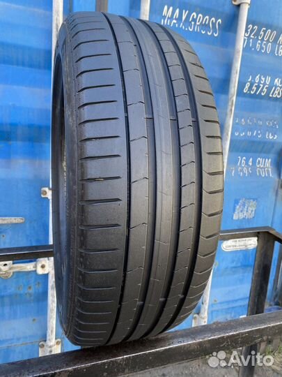 Pirelli P Zero PZ4 225/50 R18 99W