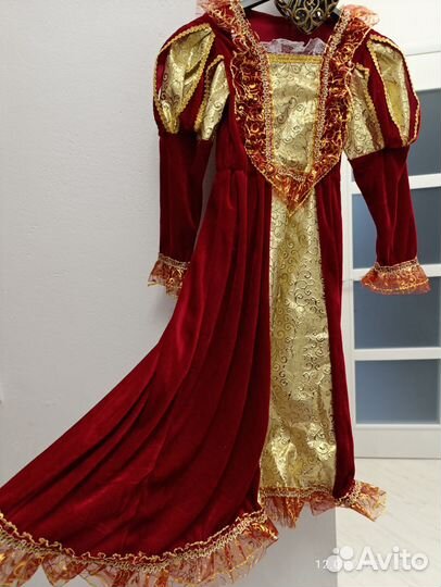 Театральное платье