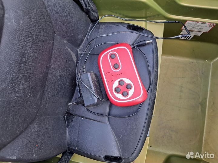 Детская машина электромобиль с пультом бу