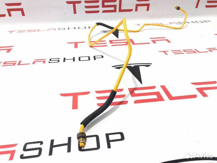 Пневмопровод Tesla Model S 2015 1005904-00-B