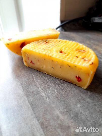 Качотта с вяленными томатами, халлуми