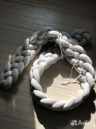 Бортик Косичка для новорожденных в детскую кровать