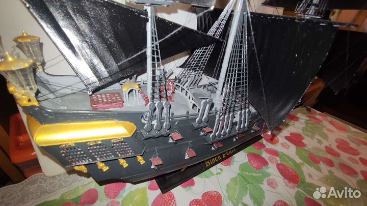 Модель корабля