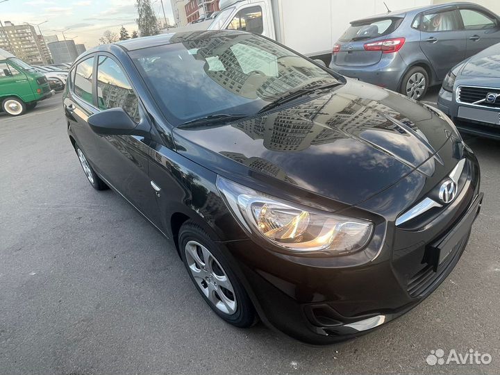 Hyundai Solaris 1.6 AT, 2014, 1 950 км