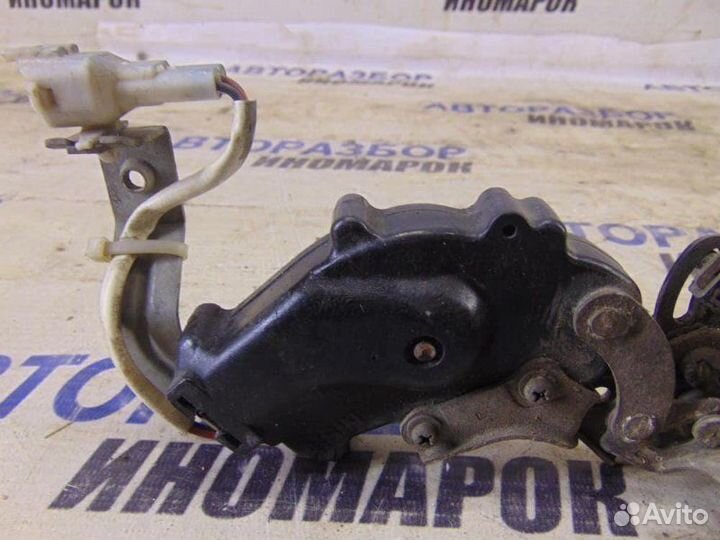 Замок двери задний Toyota Corsa 4 L40 1990-1994