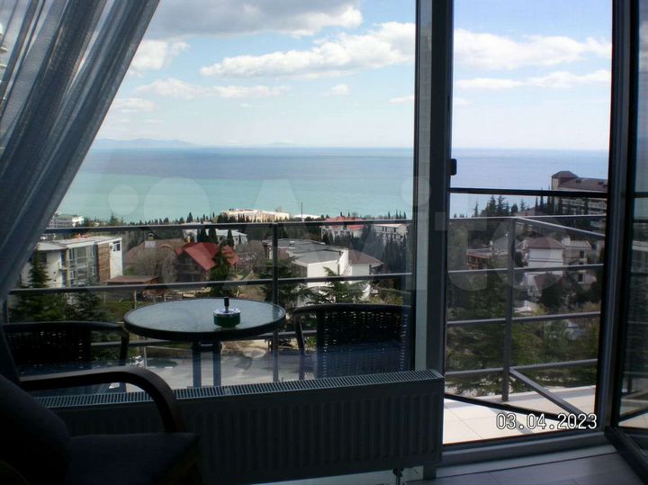 2-к. квартира, 40 м², 3/3 эт.