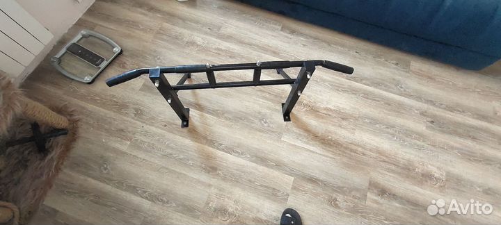 Турник настенный бу