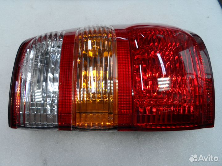 Фонарь задний правый Toyota Land Cruiser 100