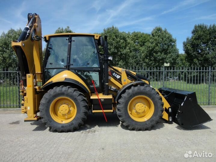 Стекло двери нижнее погрузчика Caterpillar 444
