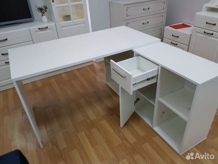 Стол письменный Белый угловой или прямой
