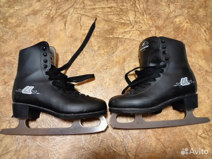 Коньки фигурные 38 размер