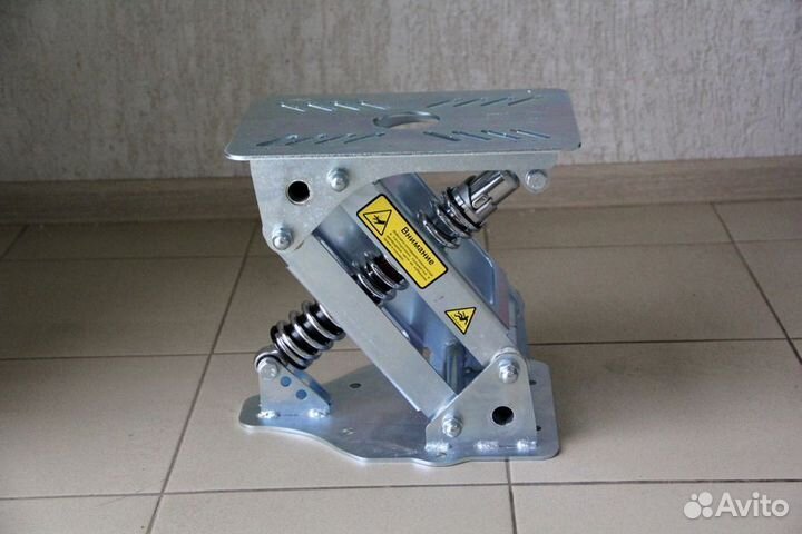 Амортизационная стойка в катер