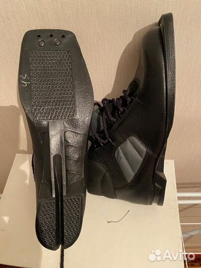 Лыжные ботинки