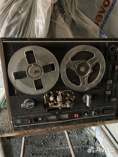 Катушечный магнитофон