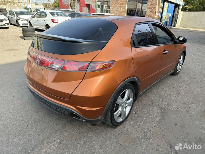 В разборе Honda Civic 5d