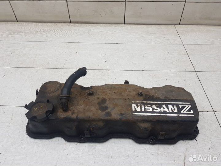 Клапанная крышка Nissan Terrano D21 Z24I 1989