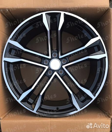 Литые диски R22 на Audi Q8 Q7