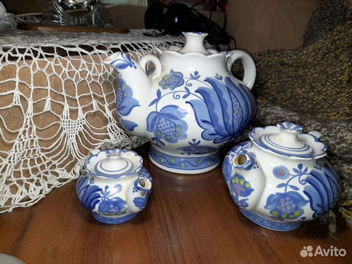 Набор чайников,чашек