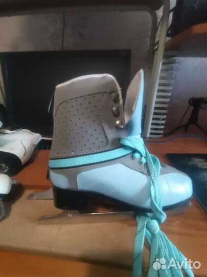 Коньки фигурные 2 пары