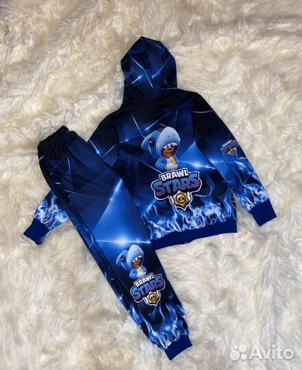 Новый спортивный костюм в школу