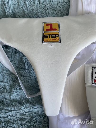 Кимоно + комлект защита для карате