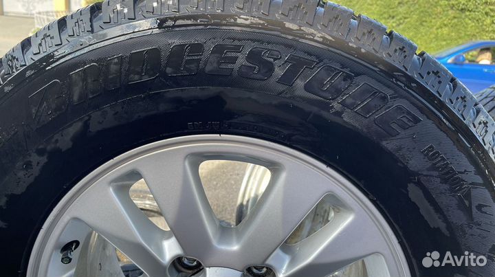 Bridgestone Ice Cruiser 7000 285/65 R17