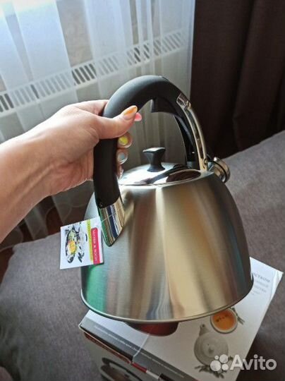 Чайник со свистком новый 3 л