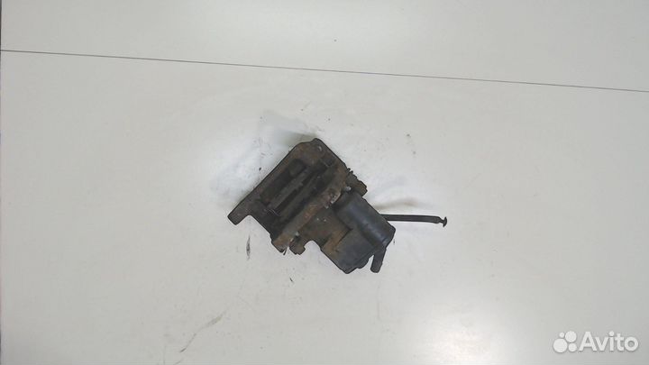 Суппорт Volkswagen Tiguan, 2010