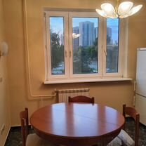 2-к. квартира, 58,1 м², 3/17 эт.