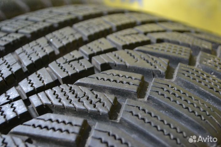 Hankook Winter I'Cept Evo2 W320 245/45 R18