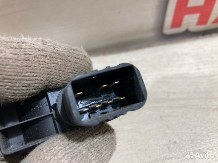 Кнопка стеклоподъемника передняя правая LADA