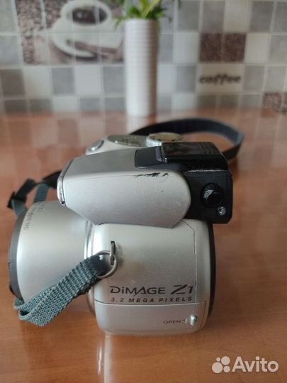 Компактный фотоаппарат Konica Minolta dimage z1
