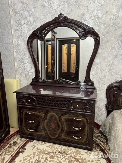 Спальный гарнитур