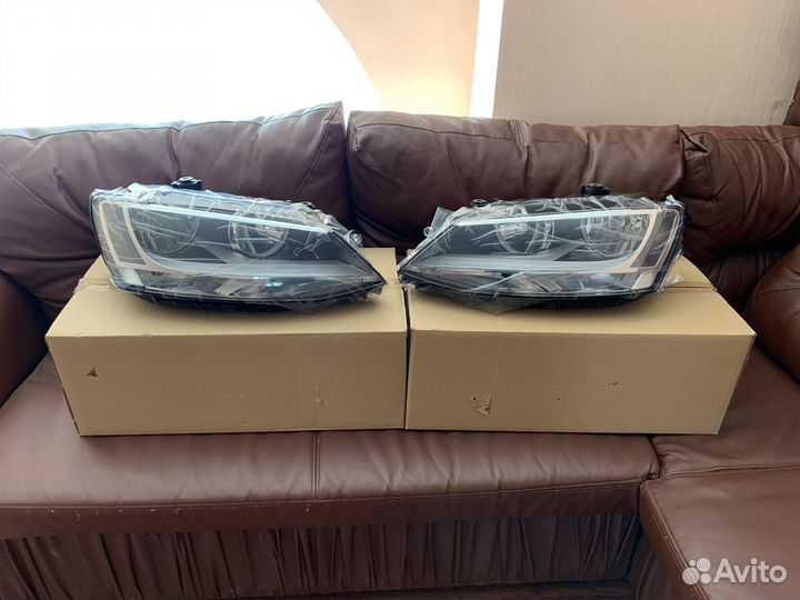 Фара левая правая Volkswagen Jetta 11-14