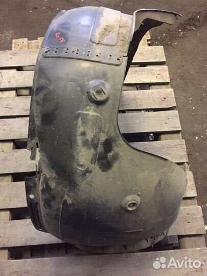 Подкрылок локер передний правый Киа Рио Kia Rio 4