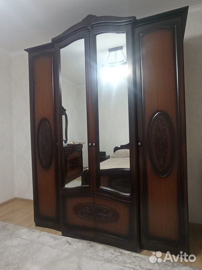 Спальный гарнитур